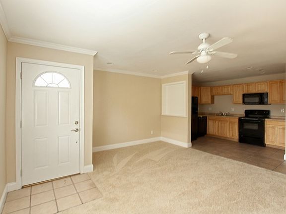 2GA1090HOLLY-004_12022015