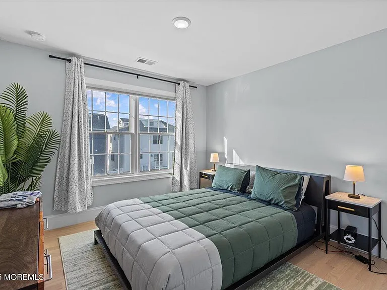 1613 Ocean Ave — Photo 15