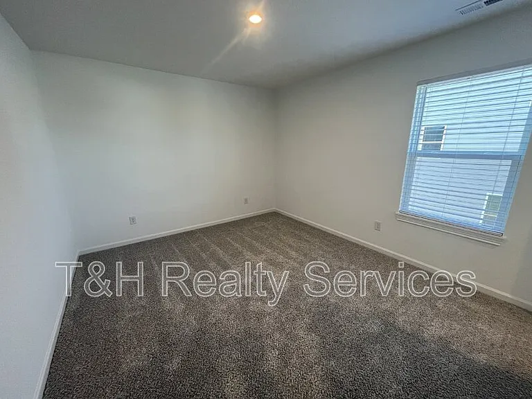 4801 Summerfield Dr — Photo 28