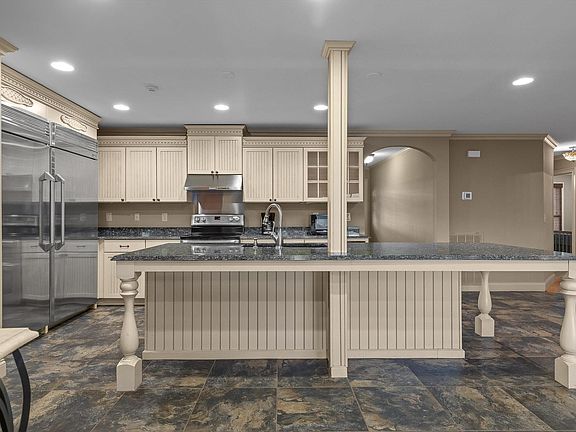 35th image of 1020 Thomas Rd