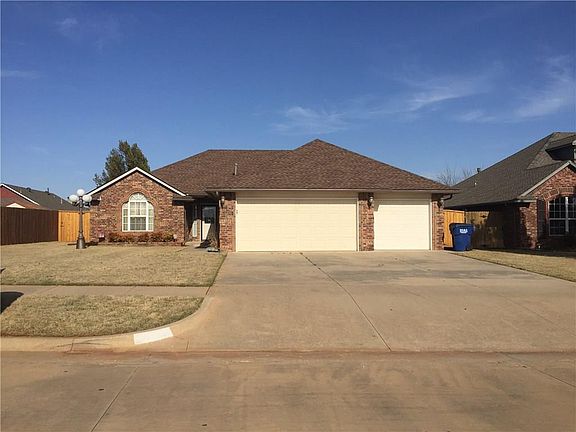 2nd image of 1116 S Oakey Court Dr