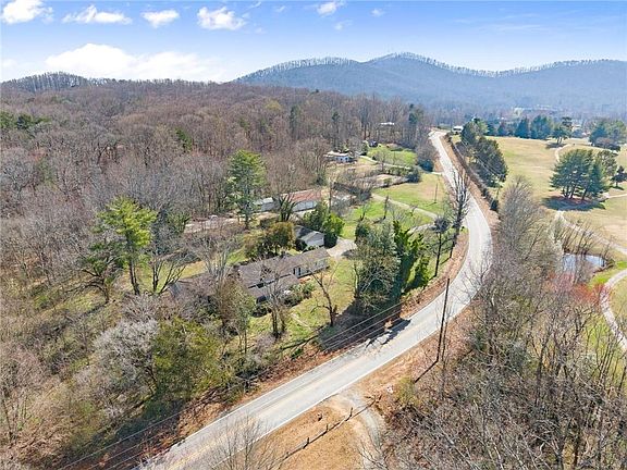 3rd image of 111 Skitts Mountain Rd