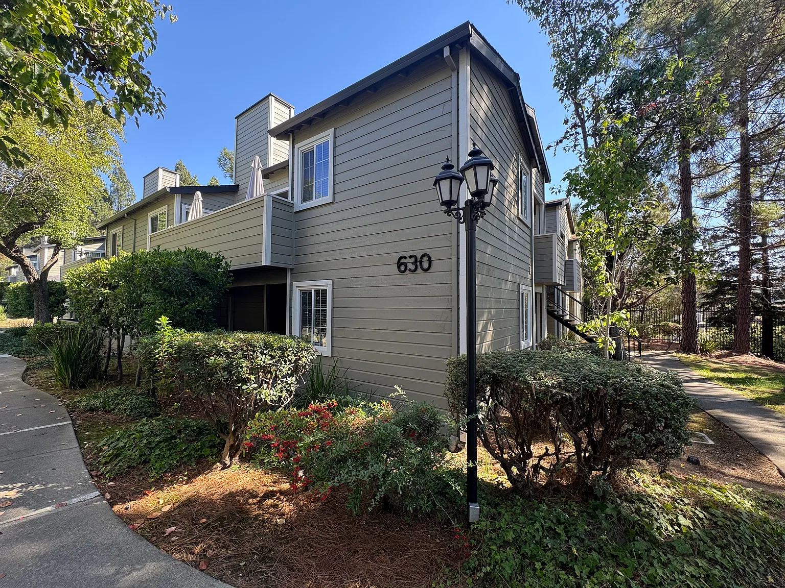 2 bed, 1123 sqft, $2,995 — Photo 2