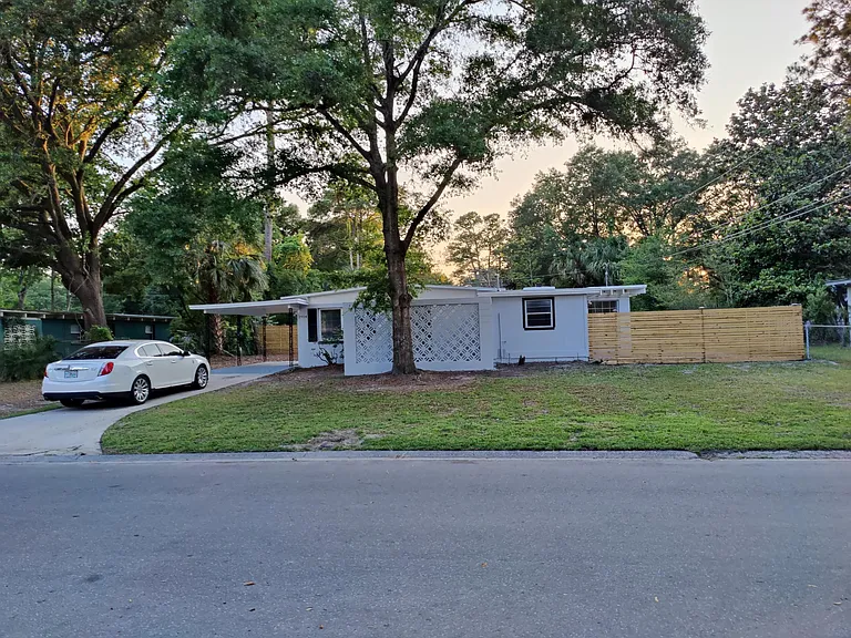 2914 NE 13th Dr — Photo 3