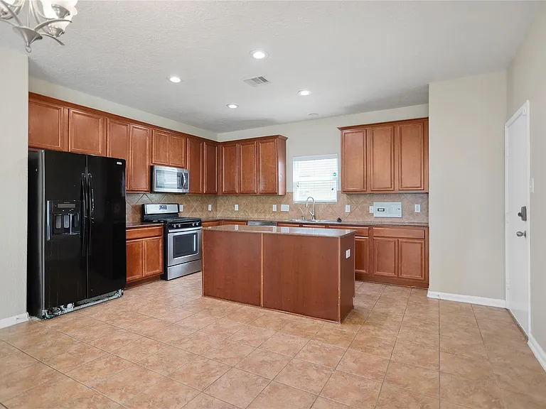 692 Casual Ln — Photo 7