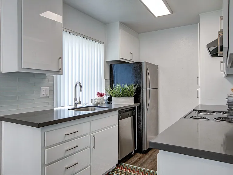Vercanta Pleasanton | Pleasanton, CA | Kitchen