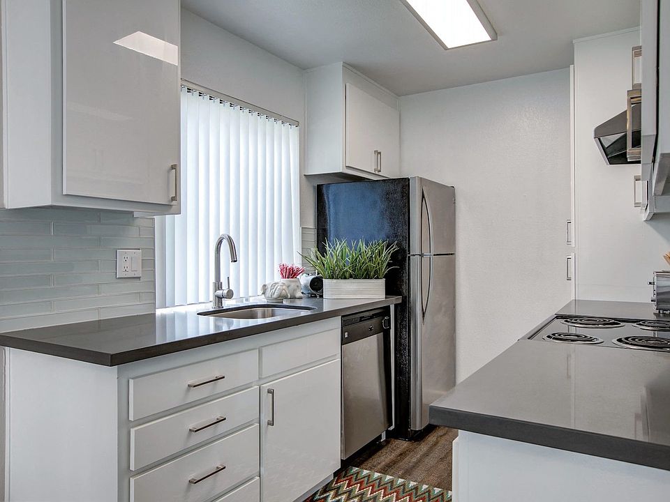 Vercanta Pleasanton | Pleasanton, CA | Kitchen