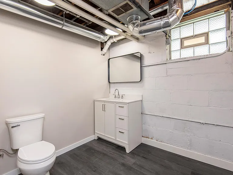 3500 S Clement Ave — Photo 31