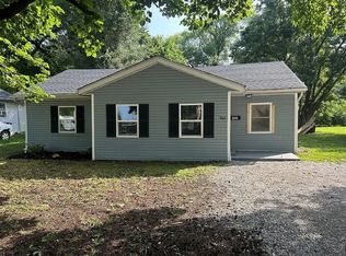 945 Howell Ave, Cahokia, IL 62206