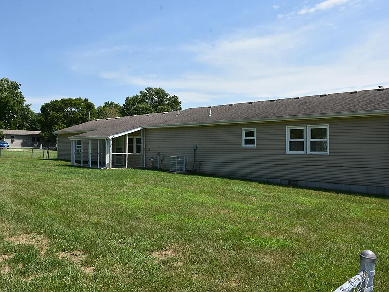 714 E Nance Dr — Photo 15