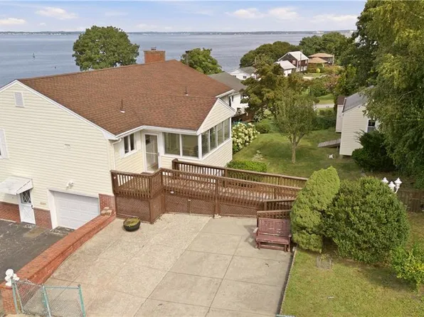 652 Old Colony Ter, Tiverton, RI 02878