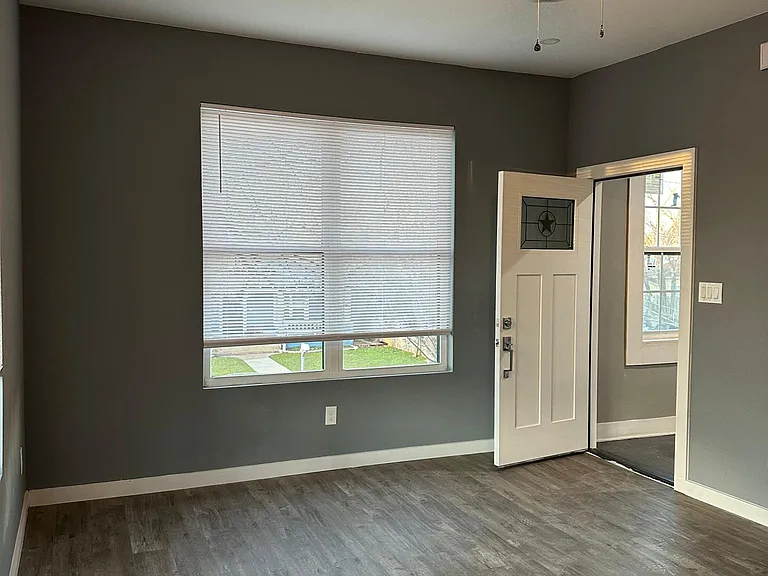 926 Centre St #4 — Photo 7