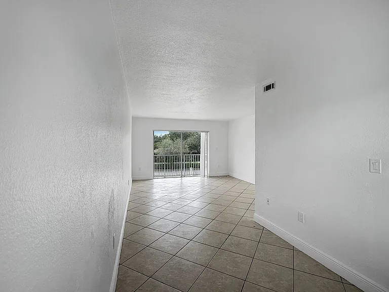 8475 SW 94th St #317E — Photo 7