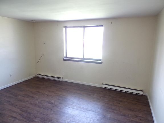 3rd image of 195 Mead St #1