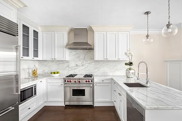 Rented by Camelot Realty Group | media 19