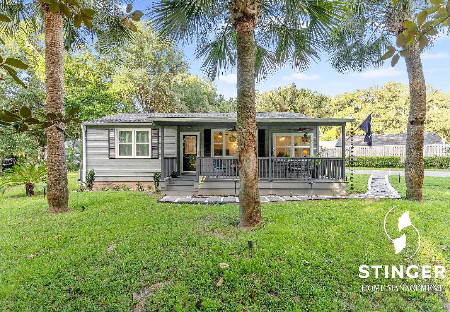 Fully Furnished 2 Bed / 1 Bath Home For Rent in Beaufort — Photo 1