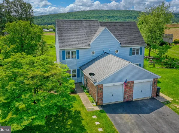 237 S 4th St, Womelsdorf, PA 19567