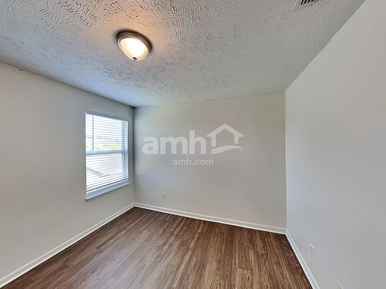 2076 Red Jacket Trce — Photo 15