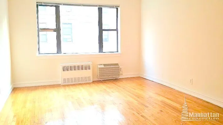 Rented by Manhattan Connection | media 31