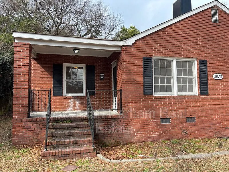2 bed, 1.0 bath, 900 sqft, $895 — Photo 2