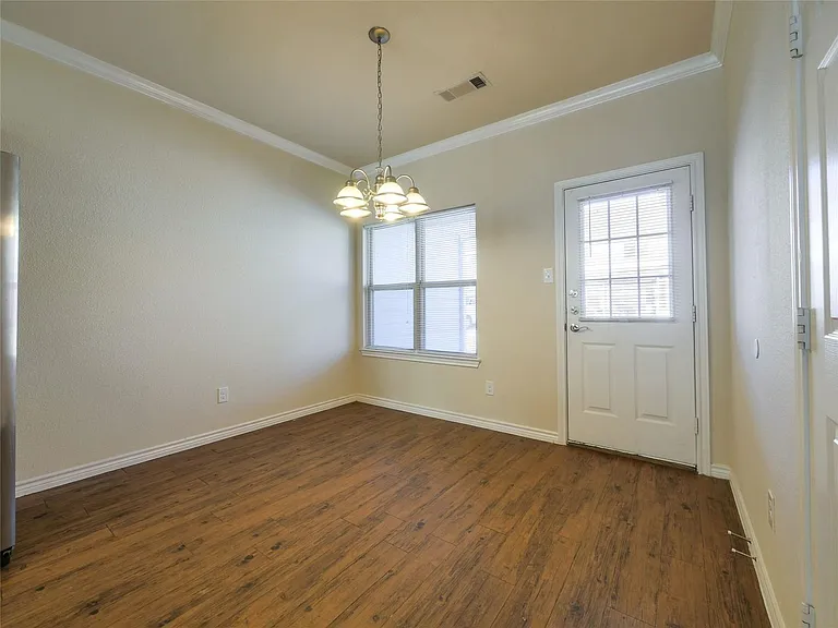 5409 Dolores Pl — Photo 7