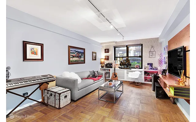 Sold by Douglas Elliman | media 12