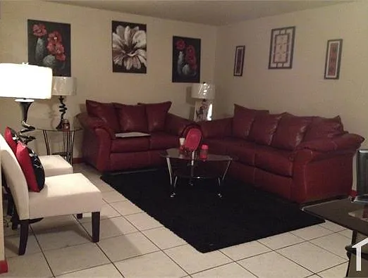 604 Holmes Blvd #A — Photo 1