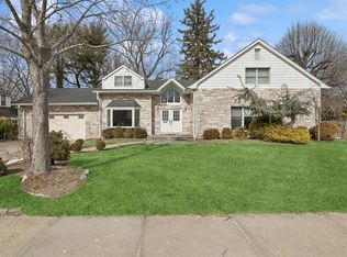 45 Nassau Dr, Great Neck, NY 11021