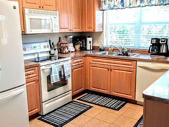 5th image of 3927 Cape Haze Dr Bldg 2 Unit 201