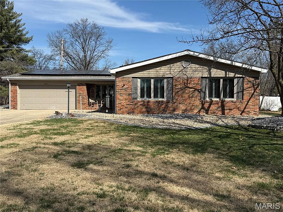 1st image of 2304 Fontaine Dr