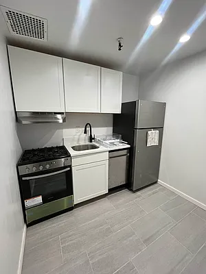 Rented by Green Line Realty | media 10