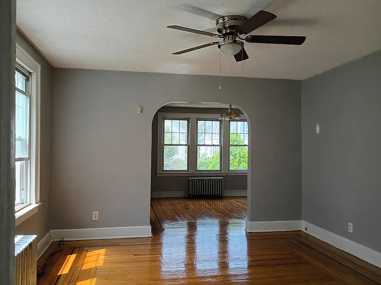 257 Sheffield Ave — Photo 1