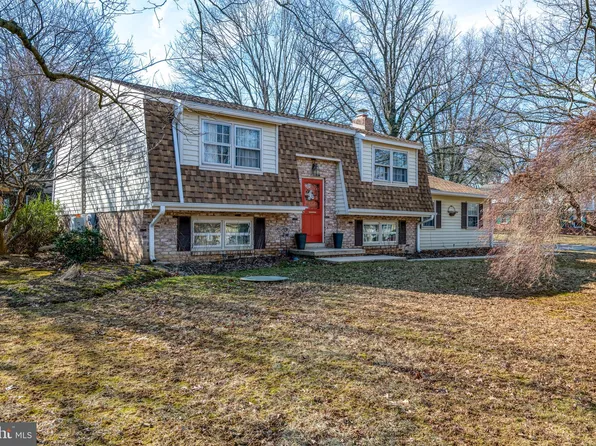 33 Country Side Ln, Leola, PA 17540