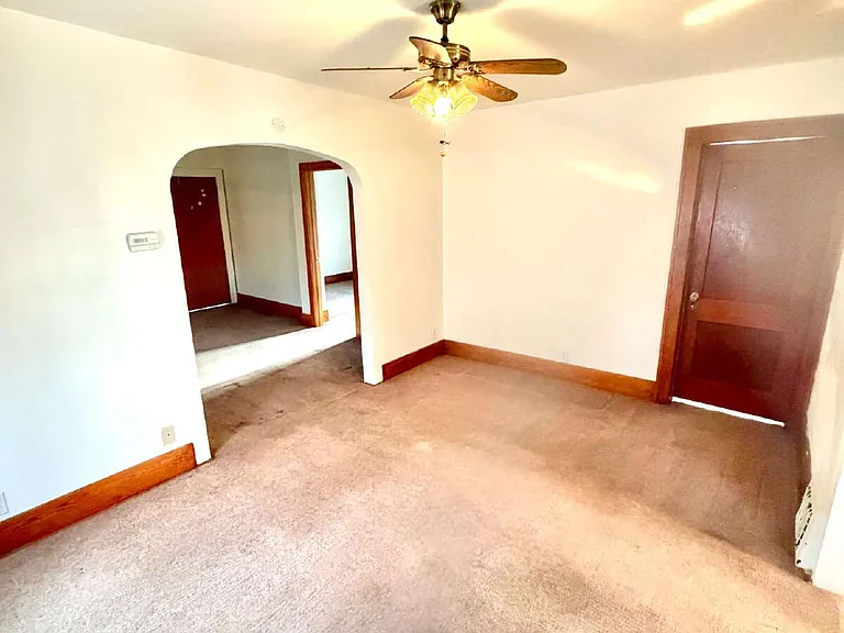 2605 Woodrow Ave — Photo 8