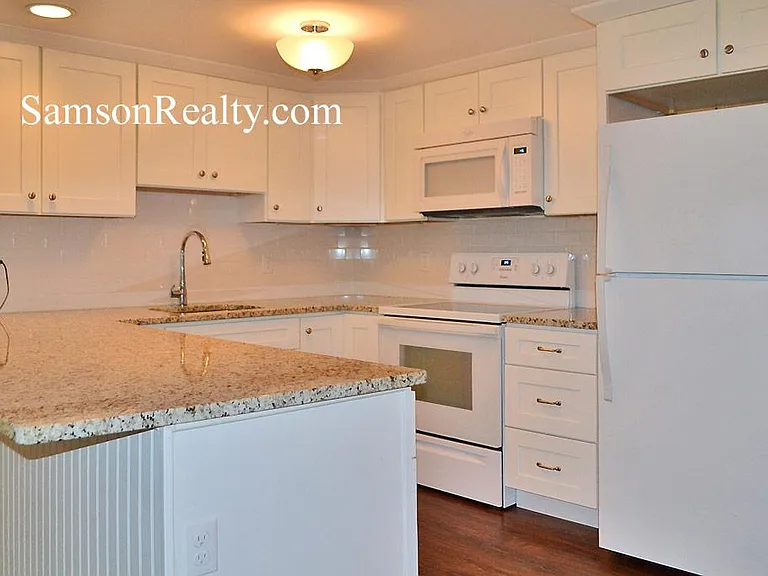 495 Oaklawn Ave — Photo 4