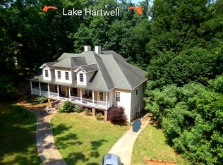 105 Harbor Ln, Townville, SC 29689