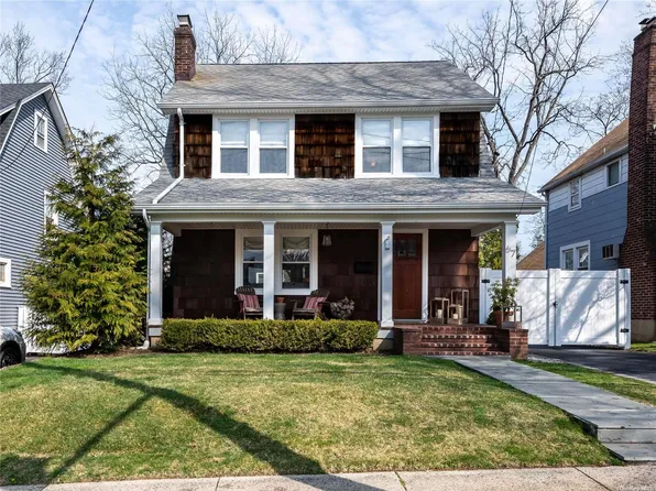 67 Park Avenue, Port Washington, NY 11050