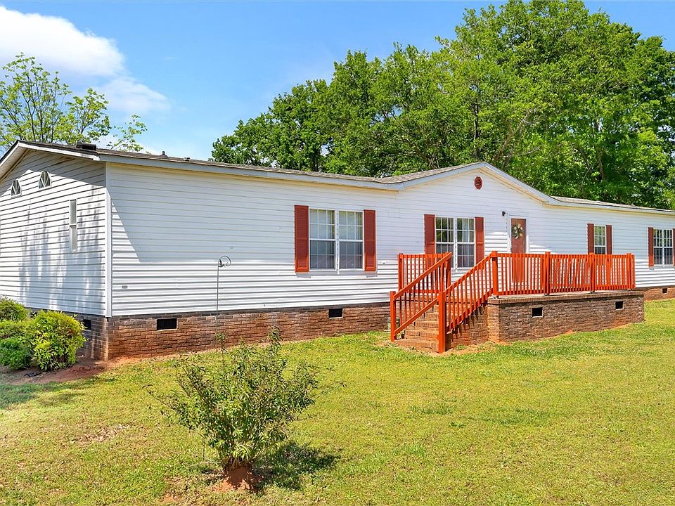1st image of 143 Hillcrest Dr