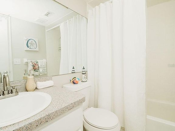 5th image of 7623 Radcliffe Cir #207
