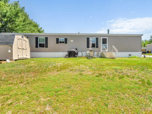 21 Purington Avenue, Mechanic Falls, ME 04256