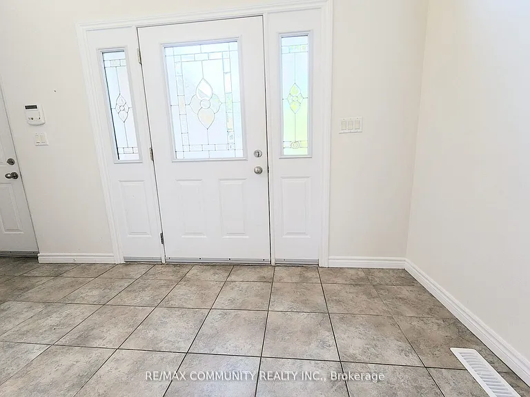 24 Sunshine Ln — Photo 3