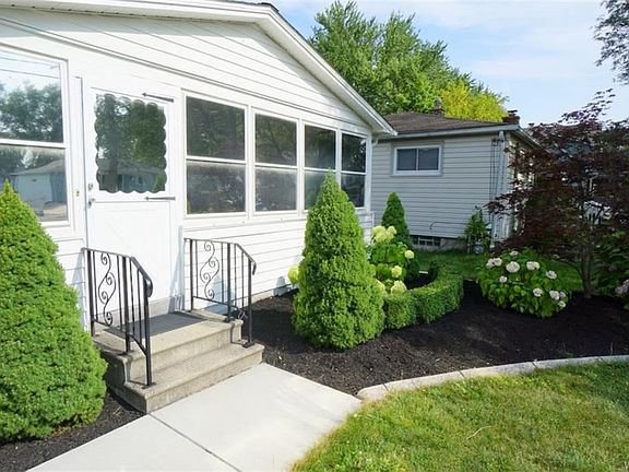 3rd image of 278 Fredericka St