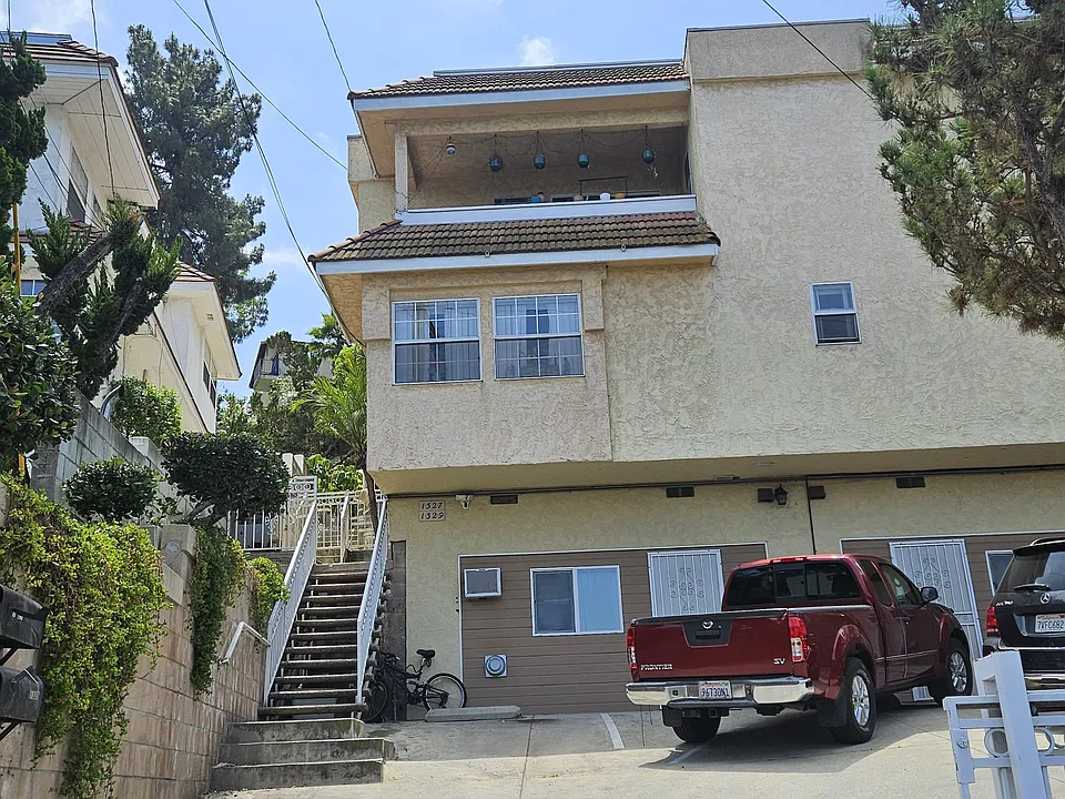 1329 N Ditman Ave