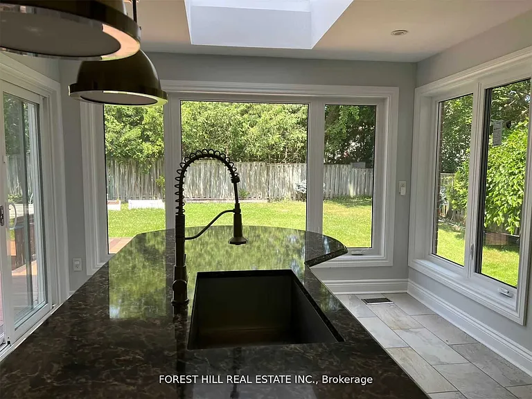 1241 Maple Ridge Dr — Photo 9