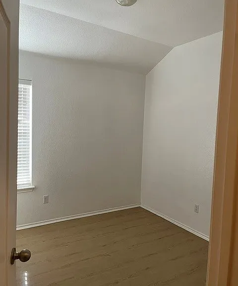1556 Tonia Loop — Photo 30