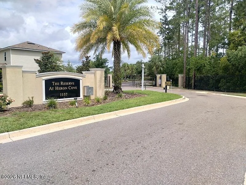 3 bed, 2.0 bath, 1656 sqft, $1,600 — Photo 2