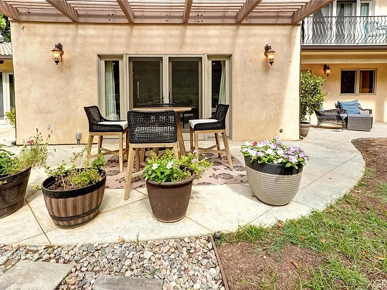 4751 Topeka Dr — Photo 63