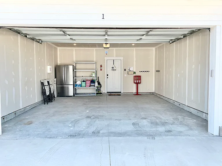 150 W Seasons Ln #1 — Photo 22