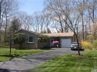 4 Peconic Rd, Ridge, NY 11961