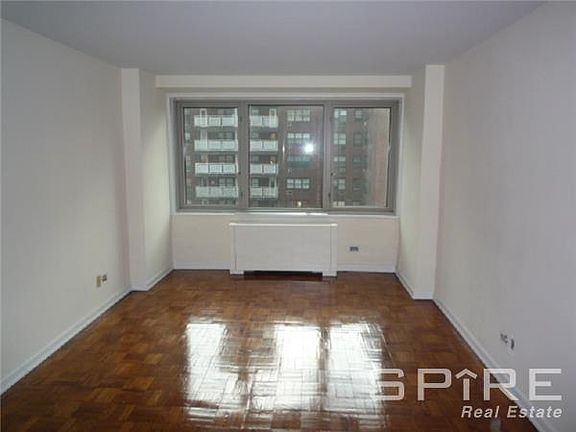 5th image of 185 E 2nd St #2